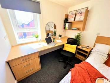 Privatzimmer im Wohnheim in der 43 Woodgate, Loughborough LE11 2TZ, United Kingdom, bild 2 von 28