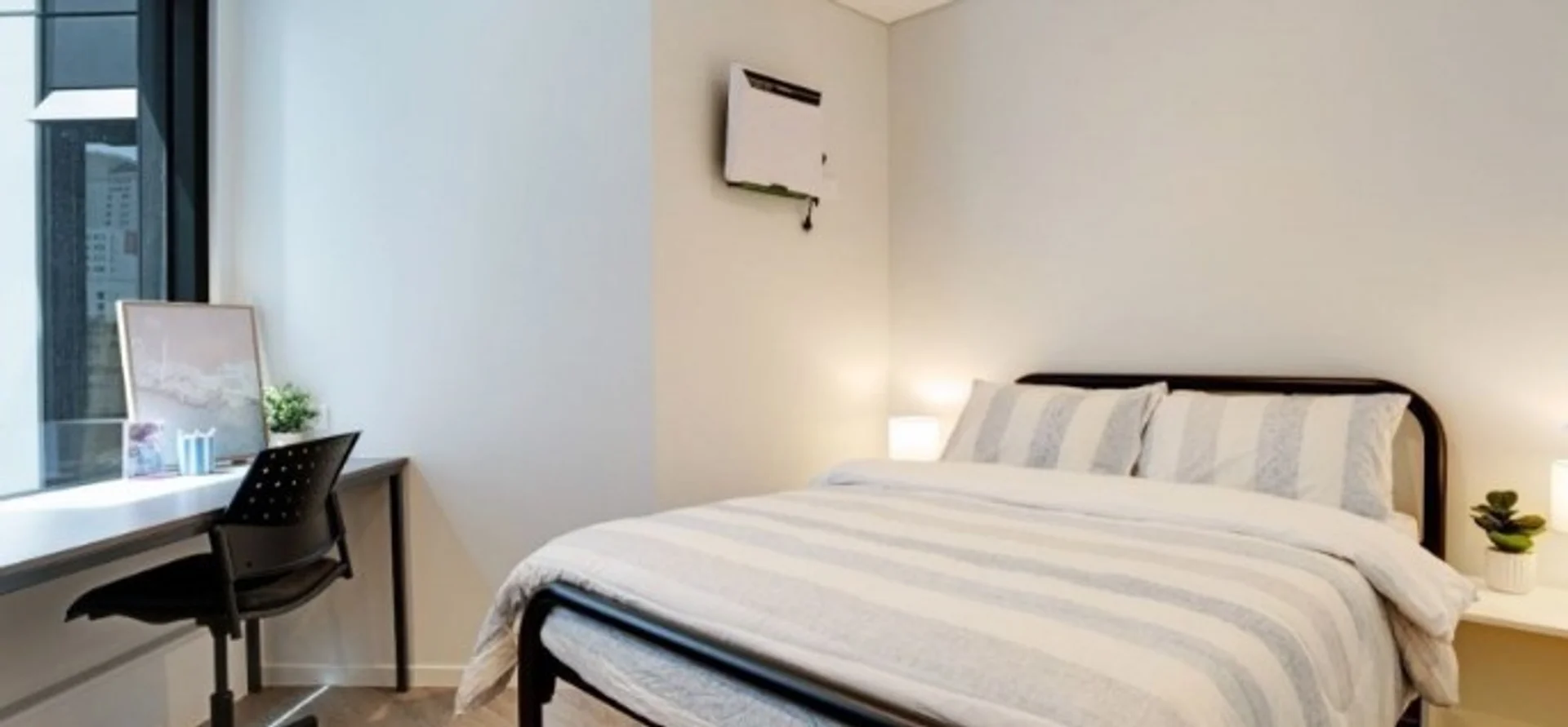 Cómodo estudio para vivir como estudiante en 