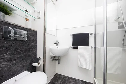 Stanza privata in residence in The Plaza, Clay Pit Ln, Leeds LS2 8AR, United Kingdom           , immagine 3 di 29