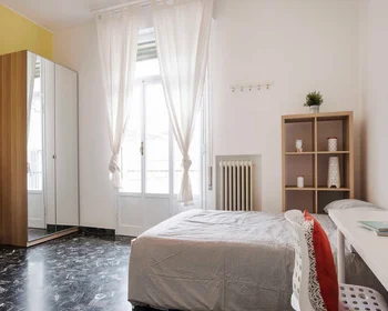 Chambre privée à Via delle Belle Arti, image 4 de 37