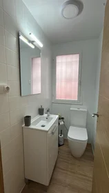 Quarto privado em Avenida Torrelavega, imagem 12 de 12
