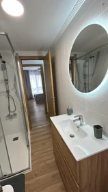 Quarto privado em Avenida Torrelavega, imagem 8 de 12