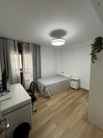 Quarto privado em Avenida Torrelavega, imagem 1 de 10