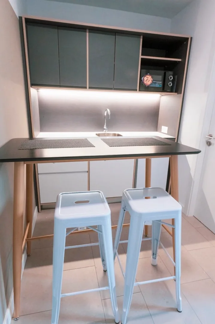 'de modern olanaklara sahip öğrenci dostu oda