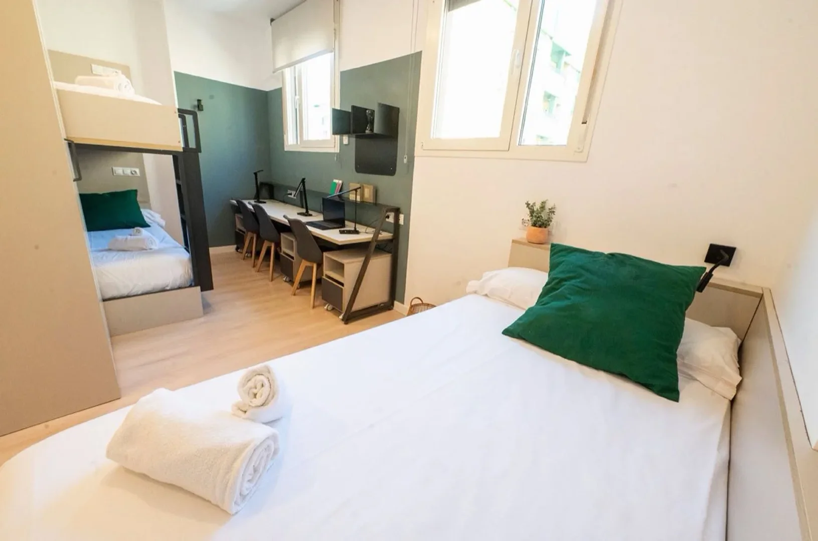 Chambre d'étudiant confortable et spacieuse dans 