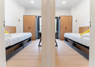 Habitación privada en residencia en Avenida Futbolista Antonio Ruiz Cervilla 14, imagen 1 de 17