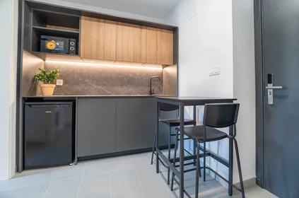 Habitación privada en residencia en Avenida Futbolista Antonio Ruiz Cervilla 14, imagen 4 de 17