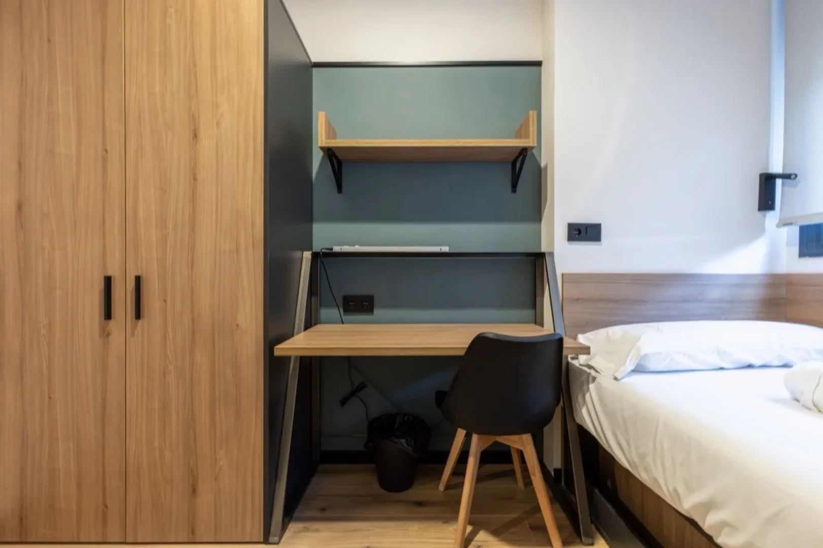 Helles und luftiges Studentenzimmer mit einfachem Zugang zur Universität in 