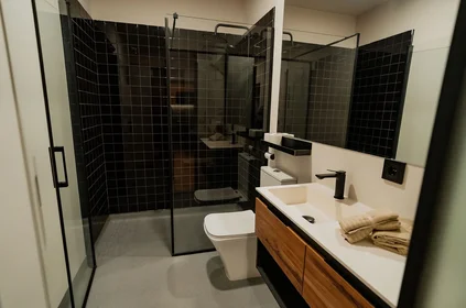 Shared room in residence at Avenida de la Merced 108, image 4 of 15