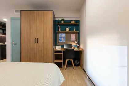 Quarto compartilhado em residência em Avenida de José Atarés 20, imagem 4 de 16