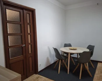 Stanza privata in R. do Marquês de Sá da Bandeira, immagine 4 di 8