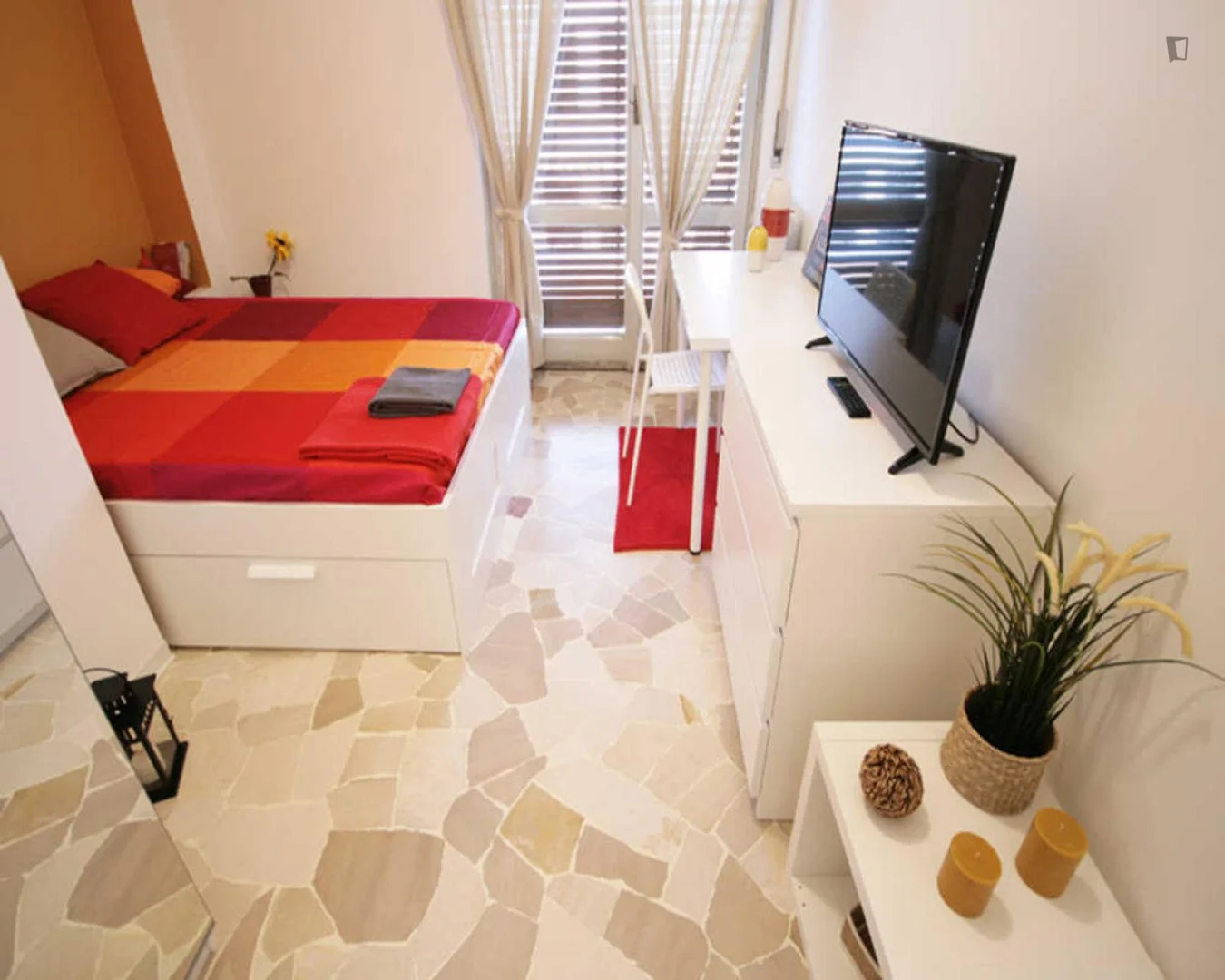 Quarto de estudante económico perto do campus em