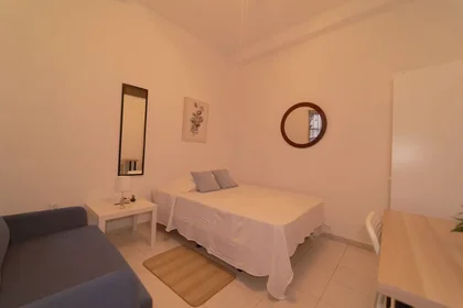 Chambre privée à Calle Lucena, Rochelambert, image 1 de 10