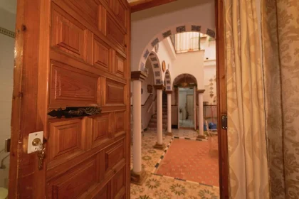 Chambre privée à Calle Lucena, Rochelambert, image 4 de 10