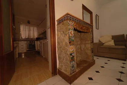 Chambre privée à Calle Lucena, Rochelambert, image 8 de 10