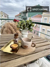 Entire apartment at Rua do Vale de Santo António, image 3 of 13
