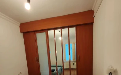{area} de çift kişilik yataklı kiralık oda
