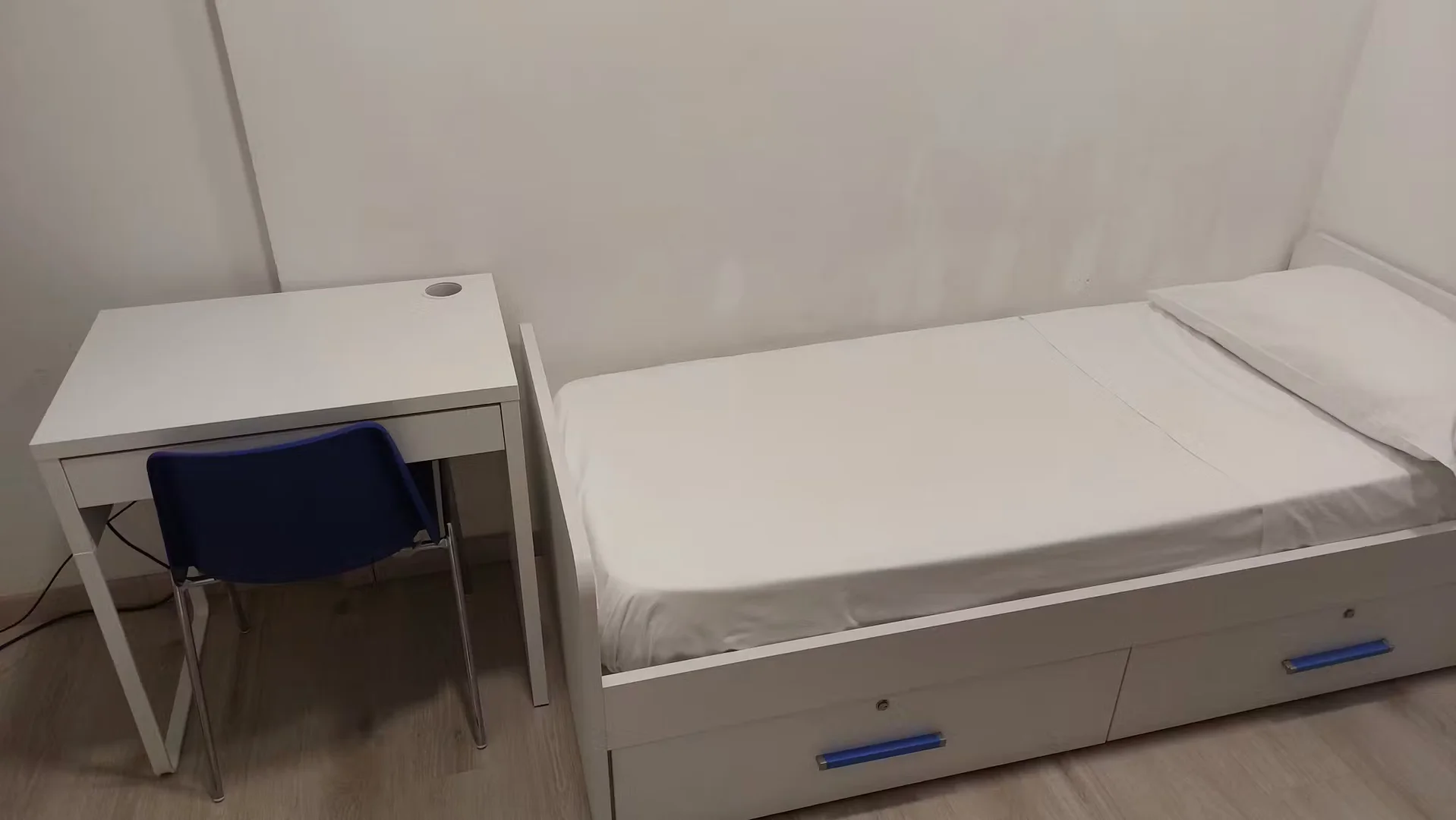 Stanza in affitto in appartamento per studenti a , completamente arredata