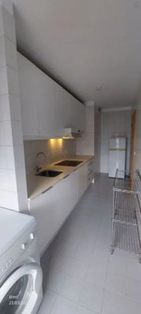 Quarto de estudante económico com localização conveniente em
