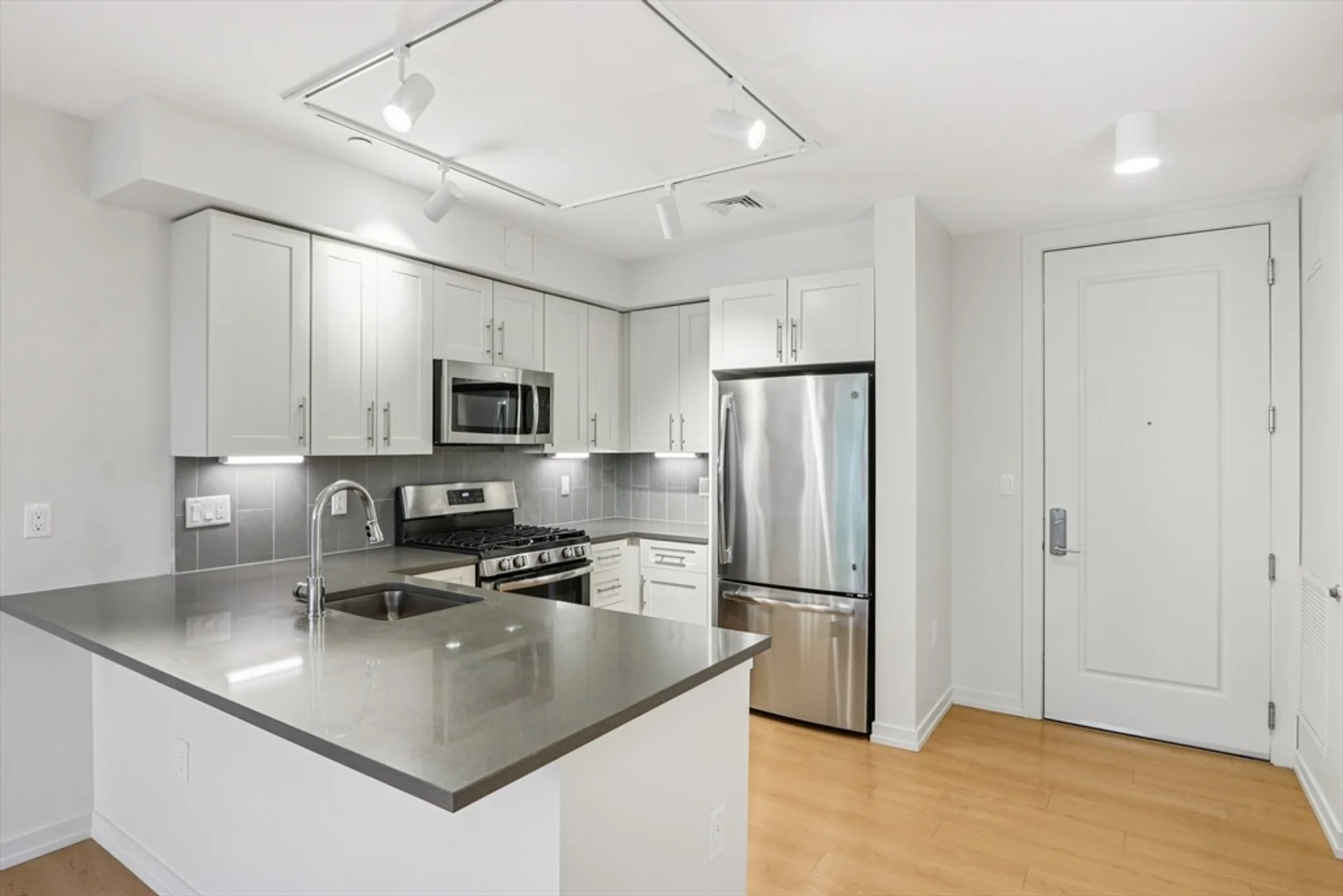 77, New, Unit 116, West Cambridge, Cambridge, MA, 02138