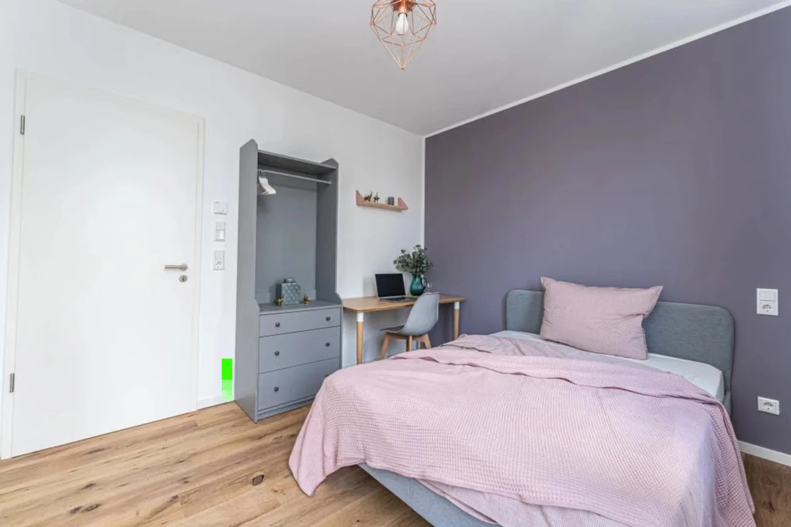 Quarto para alugar em apartamento de estudantes em , totalmente mobilado