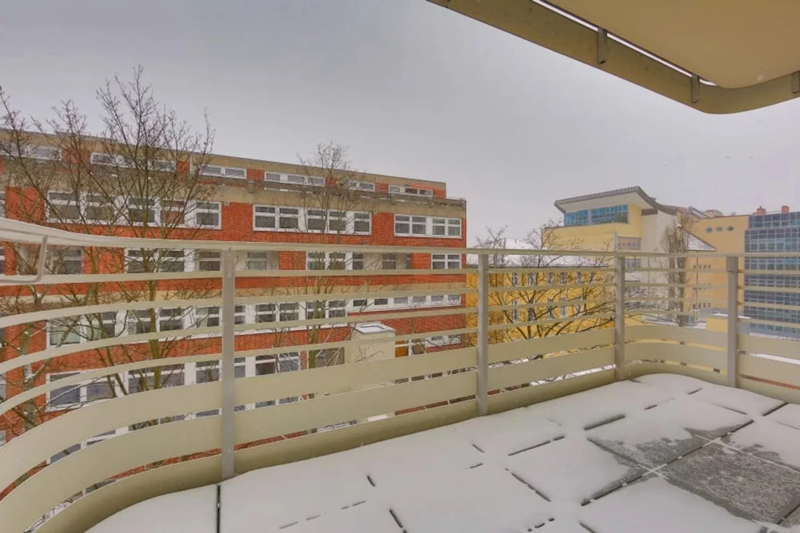 Budget-friendly student room close to campus in
