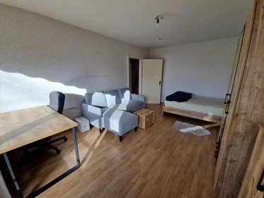 Özel oda konumu Reisholzer Straße, Stadtbezirk 8, 7 10 görüntüsü