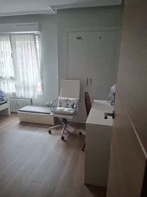 Chambre privée à Calle Ezcurdia, L'Arena, image 3 de 10