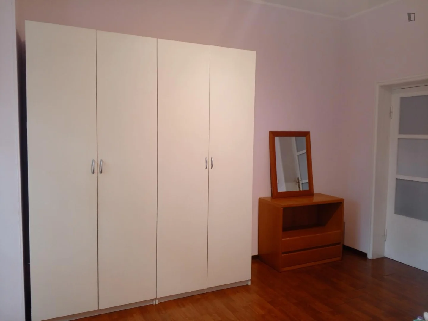 Habitación asequible para estudiantes con buena iluminación en 