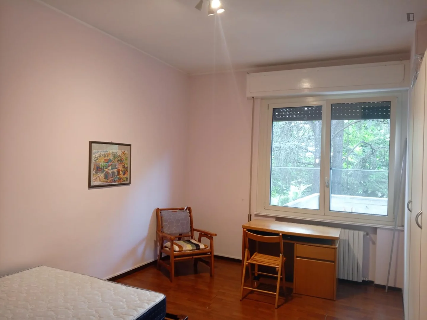 Habitación acogedora para estudiantes disponible en 