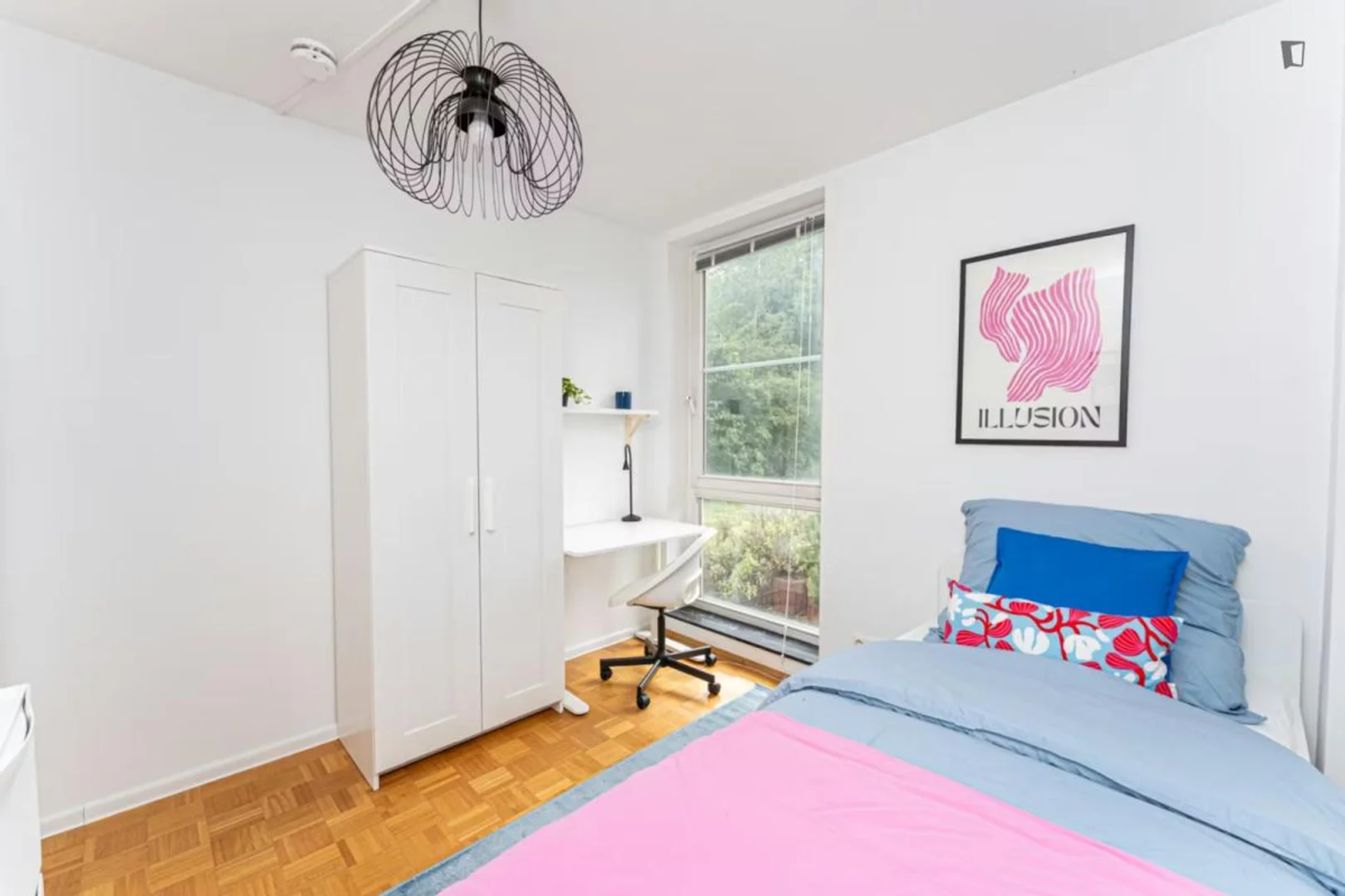 Budget-friendly student room close to campus in 