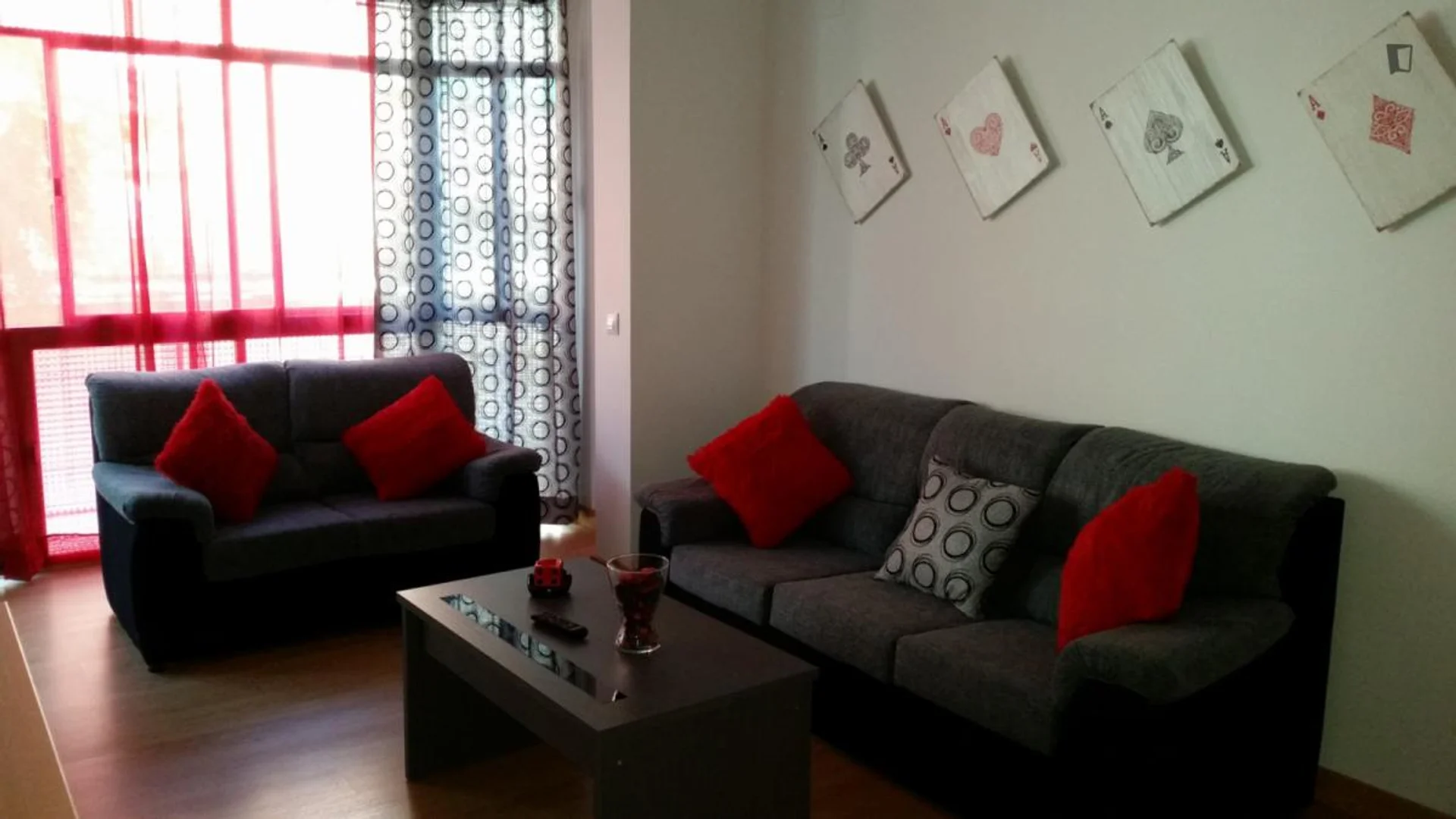 Comfortable and spacious student room in 