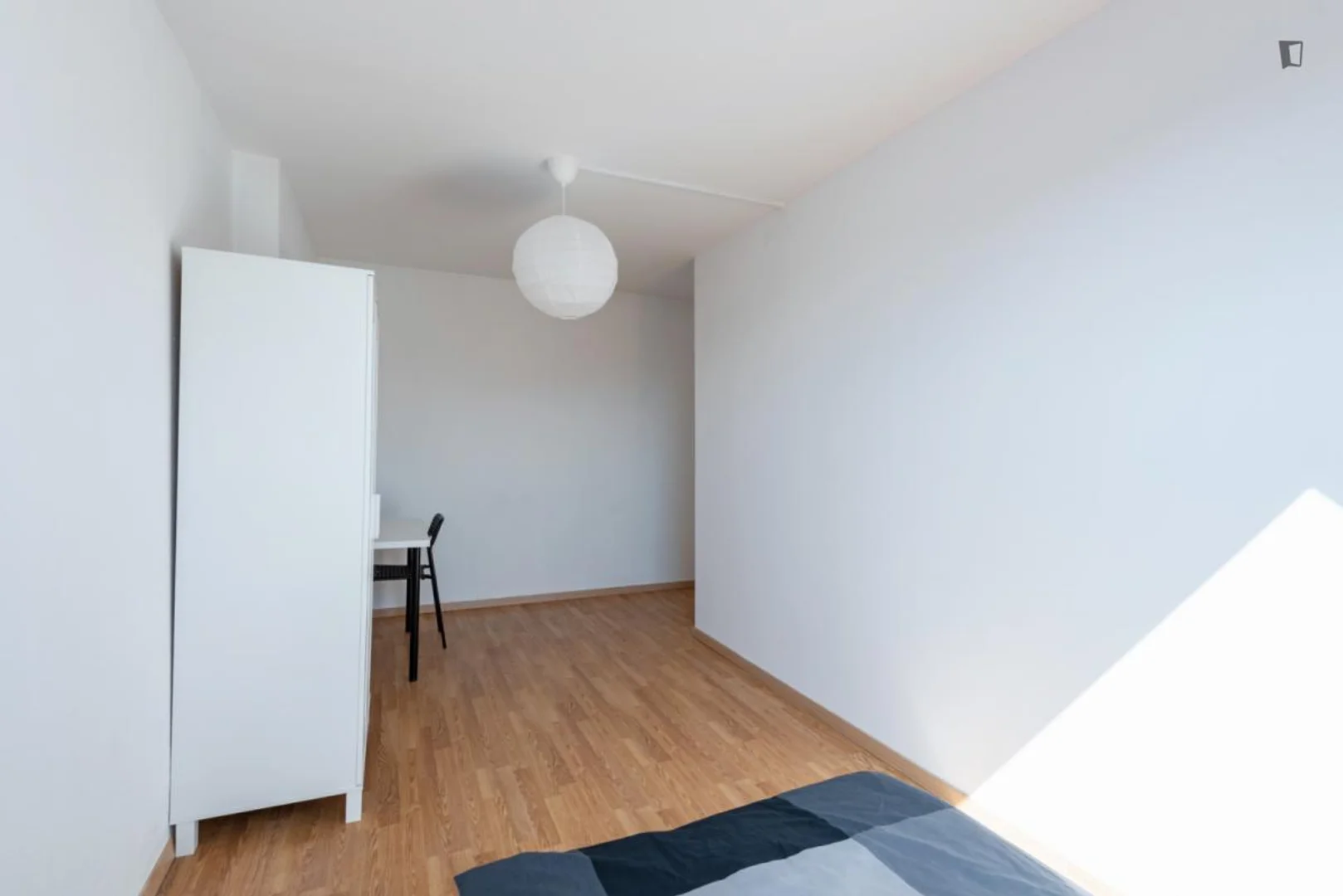 Functional student room perfect for studying in