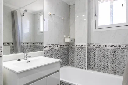 Chambre privée à Calle Cuenca, image 14 de 19