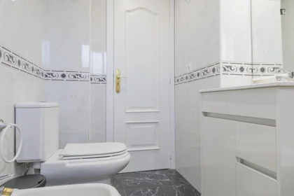 Chambre privée à Calle Cuenca, image 17 de 21