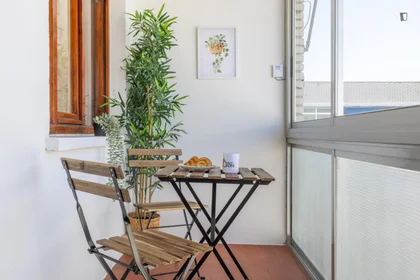 Chambre privée à Calle Cuenca, image 5 de 21