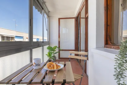 Chambre privée à Calle Cuenca, image 6 de 21