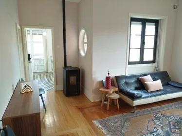 Stanza privata in Rua Carlos da Maia, immagine 5 di 12