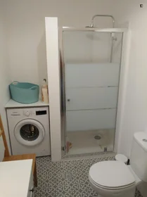 Stanza privata in Rua Carlos da Maia, immagine 8 di 12