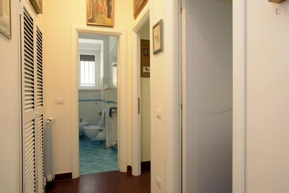 Logement entier à Via Nicolò III, image 14 de 14