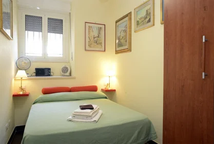 Logement entier à Via Nicolò III, image 8 de 14
