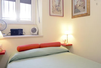 Logement entier à Via Nicolò III, image 9 de 14