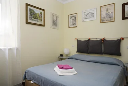 Logement entier à Via Nicolò III, image 10 de 14