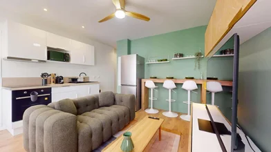 Quarto privado em 19 Rue Pierre Albrand, 13002 Marseille, France, imagem 13 de 16