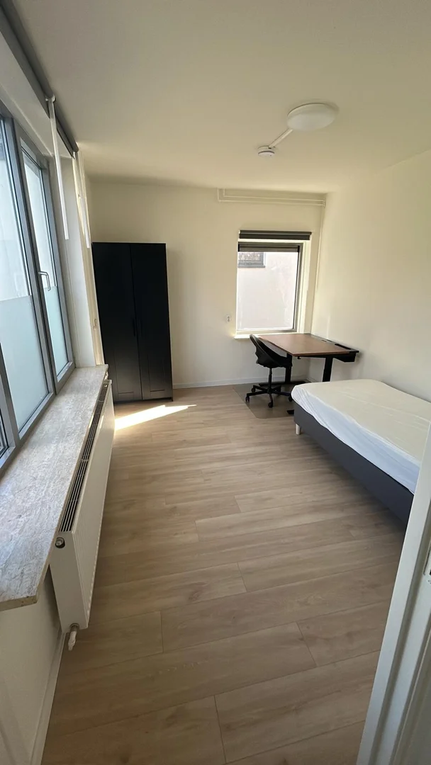 Habitación asequible para estudiantes con buena iluminación en 