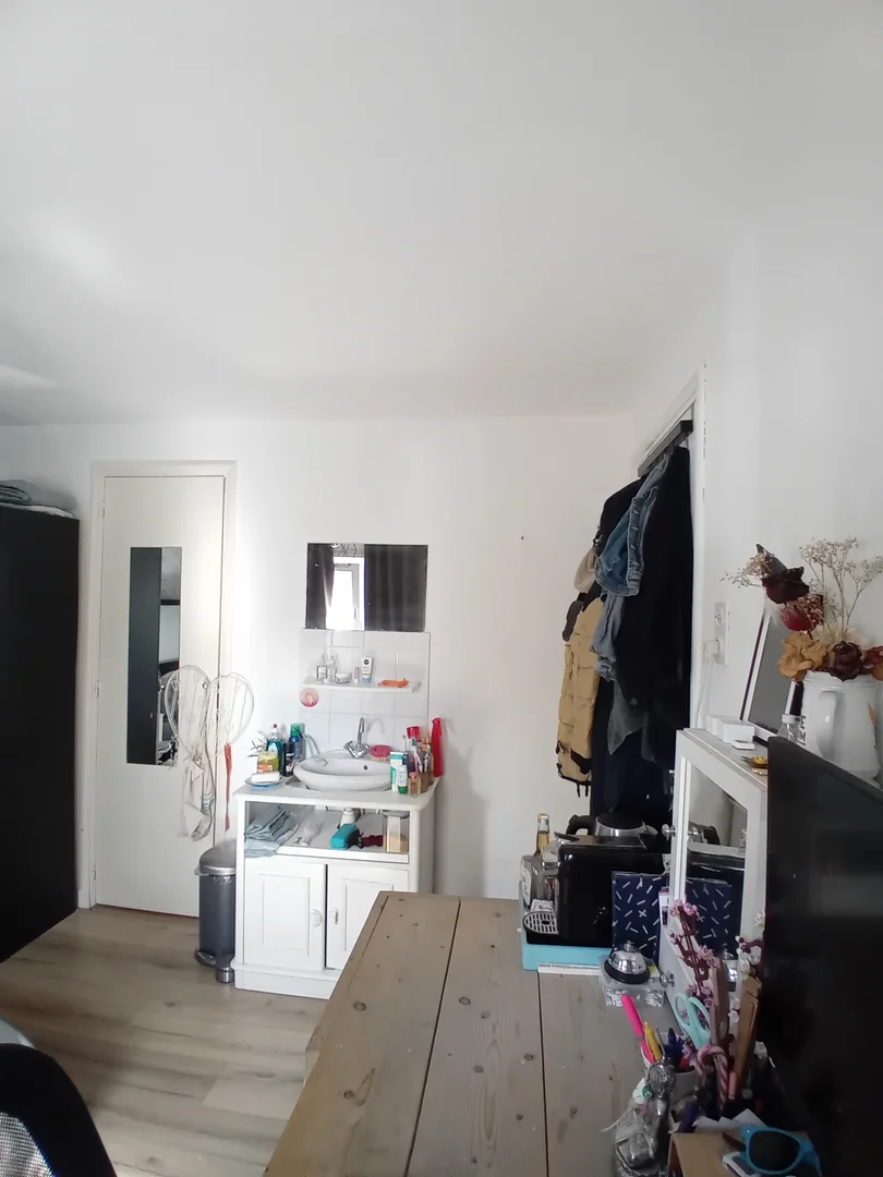 Chambre d'étudiant bon marché à proximité du campus dans 