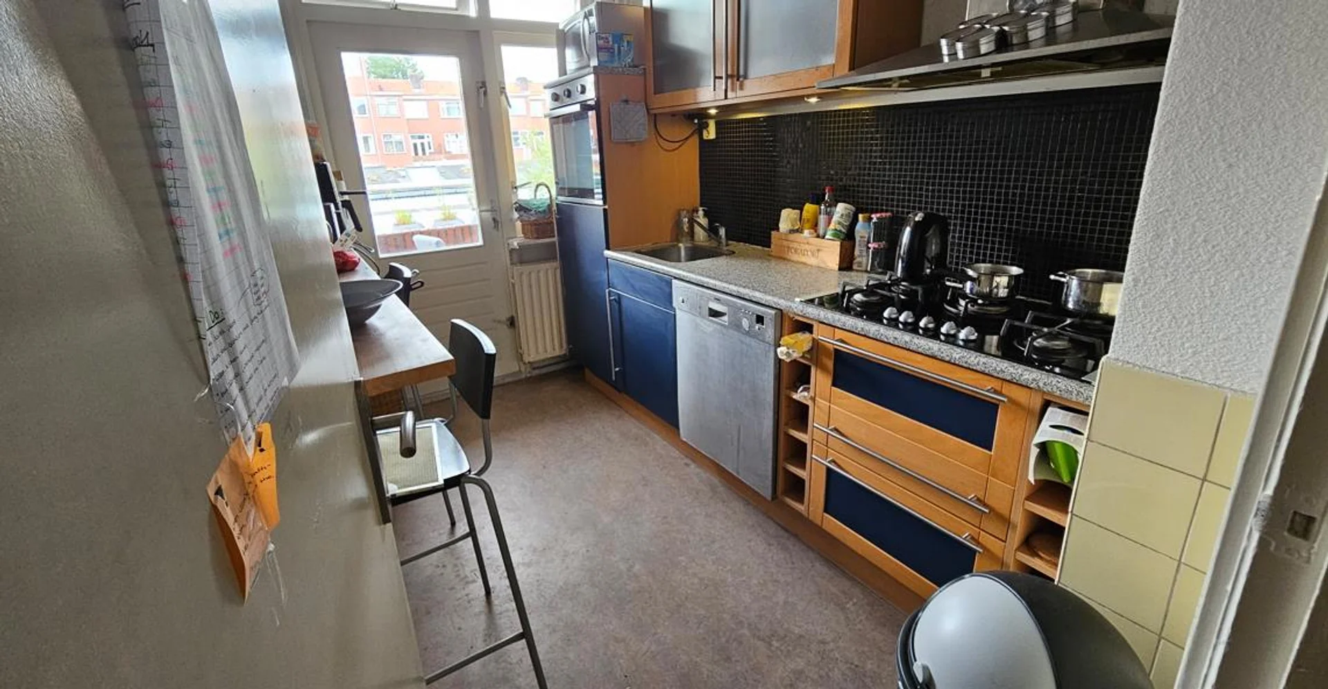 Zimmer in Studentenwohnung in  zu vermieten, voll möbliert
