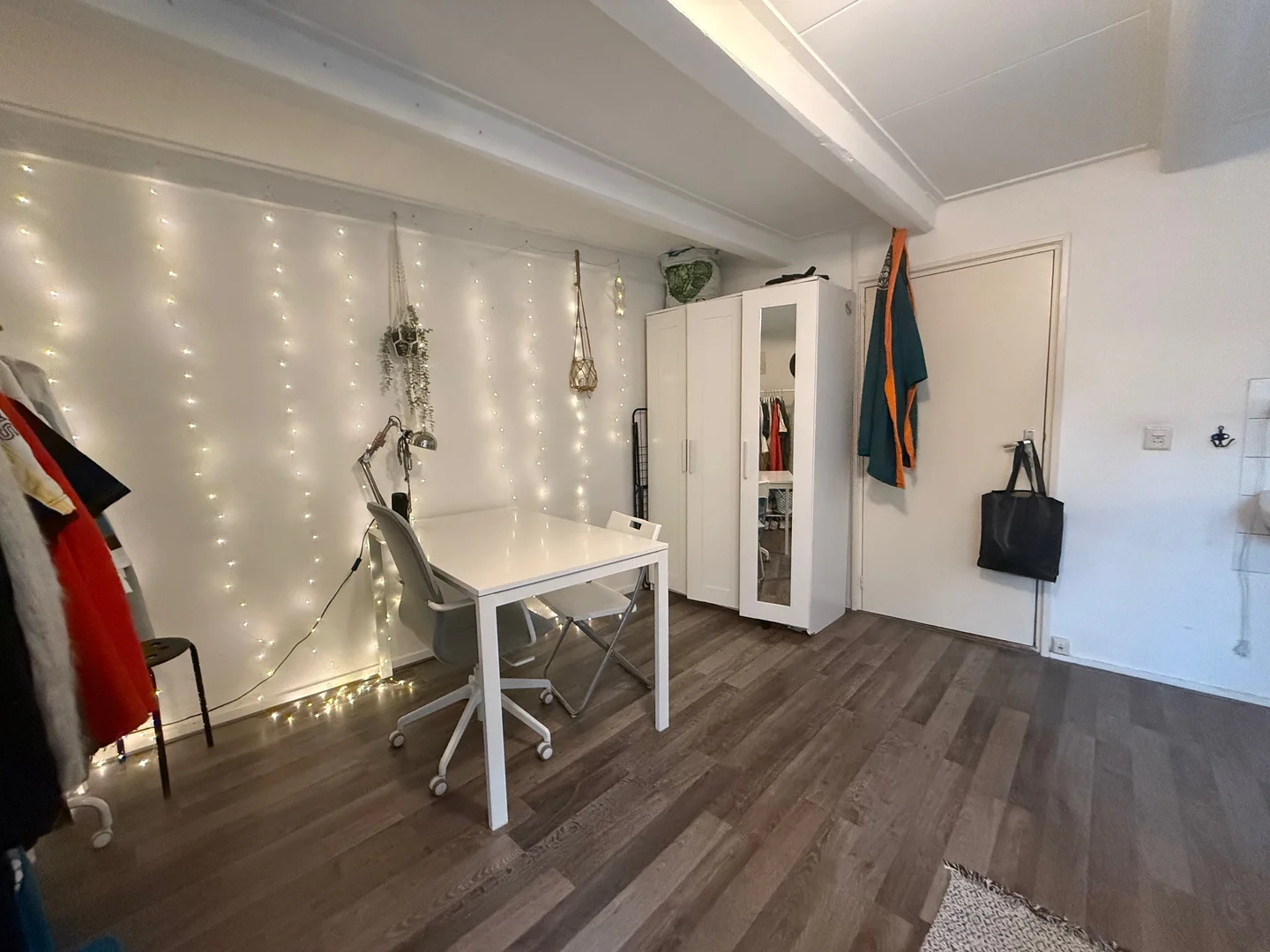 Habitación estudiantil económica cerca del campus en 