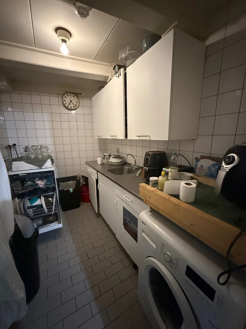 Habitación asequible para estudiantes con buena iluminación en 