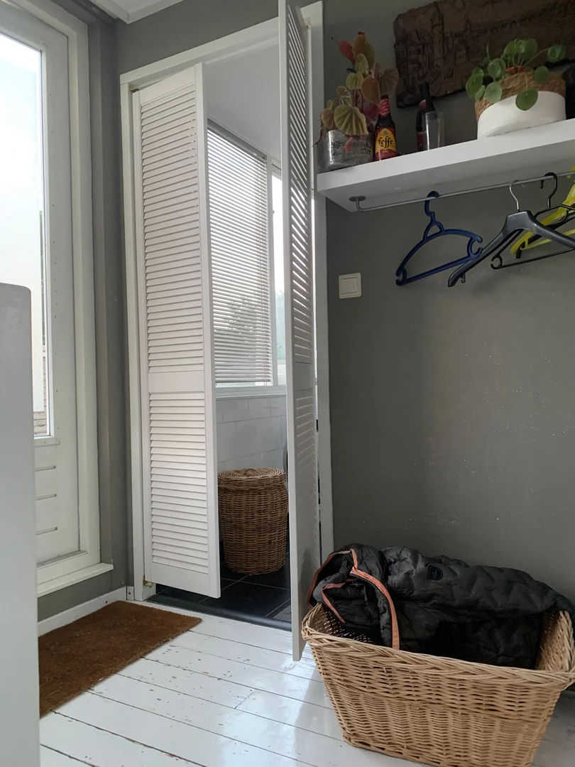 Funktionelles Studentenzimmer perfekt zum Studieren in 